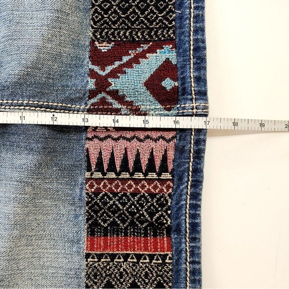 Miss Me Denim Skirt Colorful Embroidered Hem Women's Size 25 Bohemian - Picture 10 of 12
